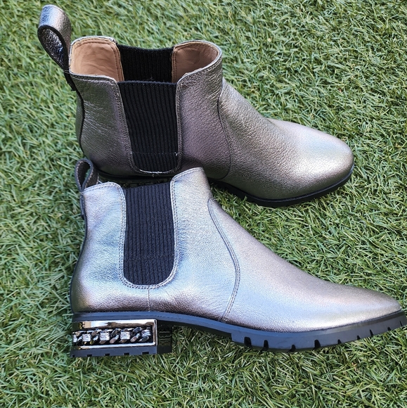 Boots - Picture 2 of 4